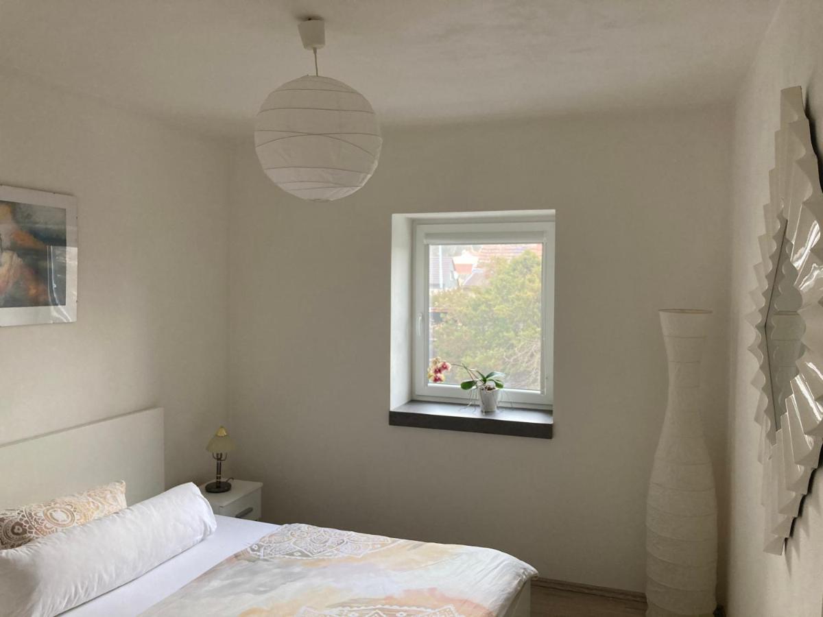 Apartments Near The Pond 프라하 외부 사진